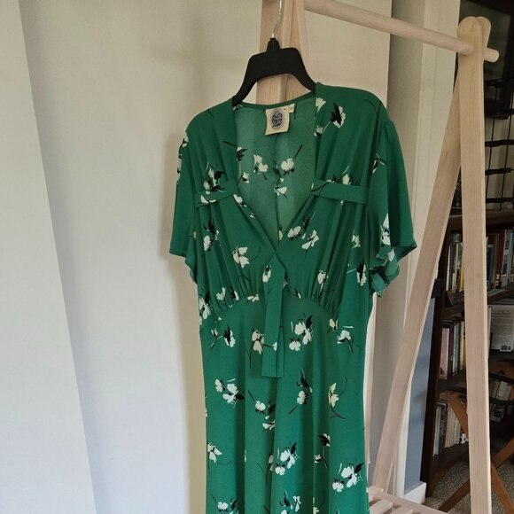 Pretty Green Midi-Dress, Retro 40's styling, Size 18 (fits a size 16) - Picture 2 of 14